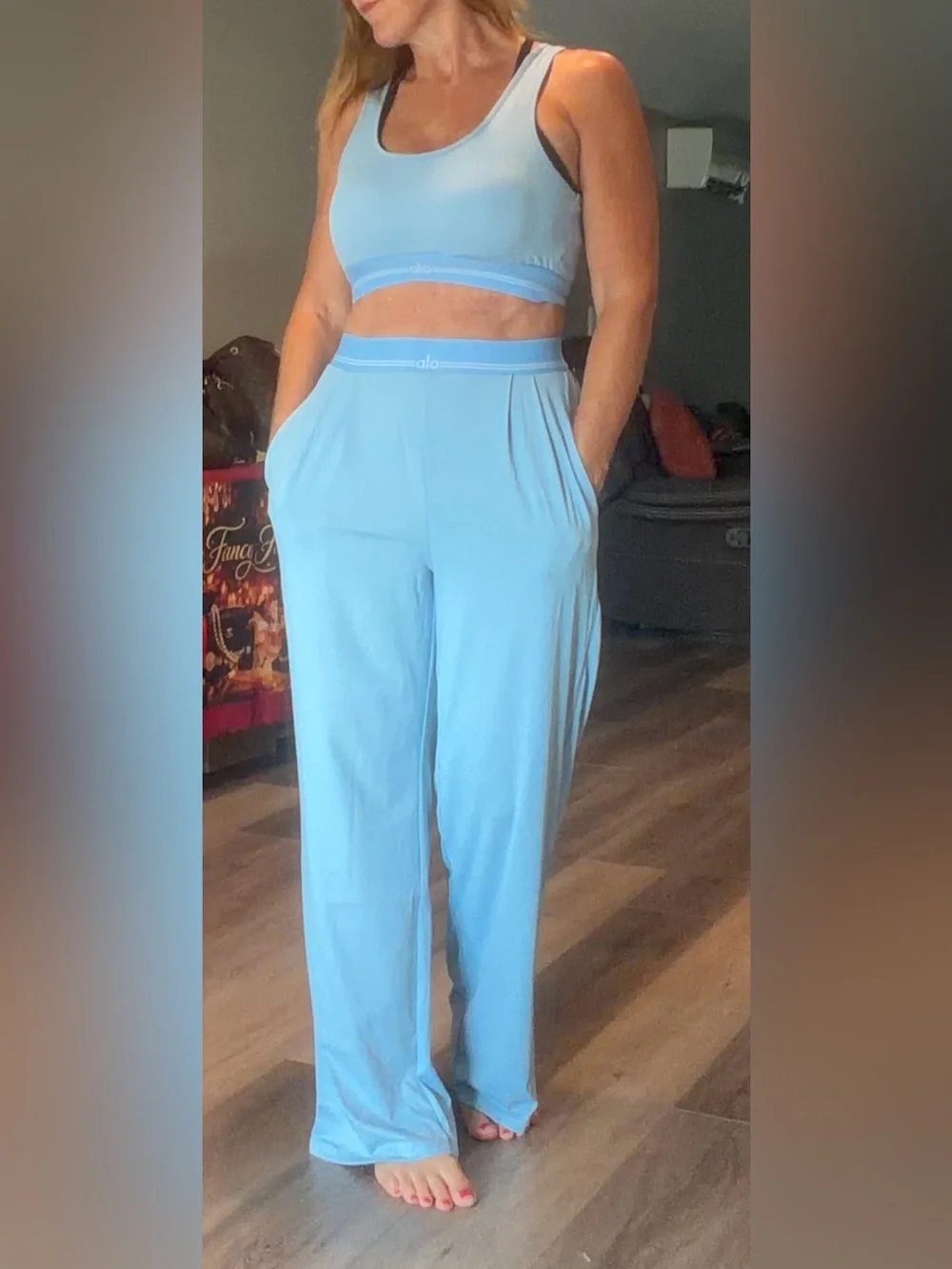 ALO Yoga soft scoop